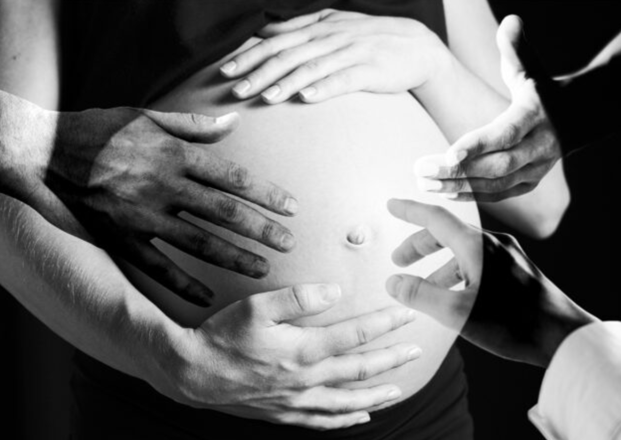 Il dramma dell’utero in affitto in Italia: bambina contesa tra due donne 1
